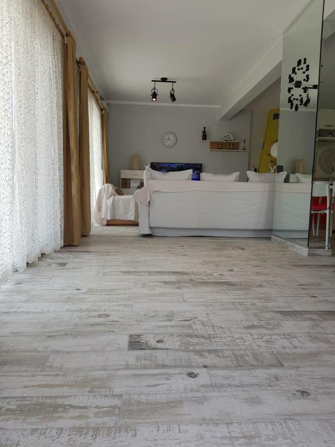 Pensjonat Nautilus Nea Iraklitsa Zewnętrze zdjęcie